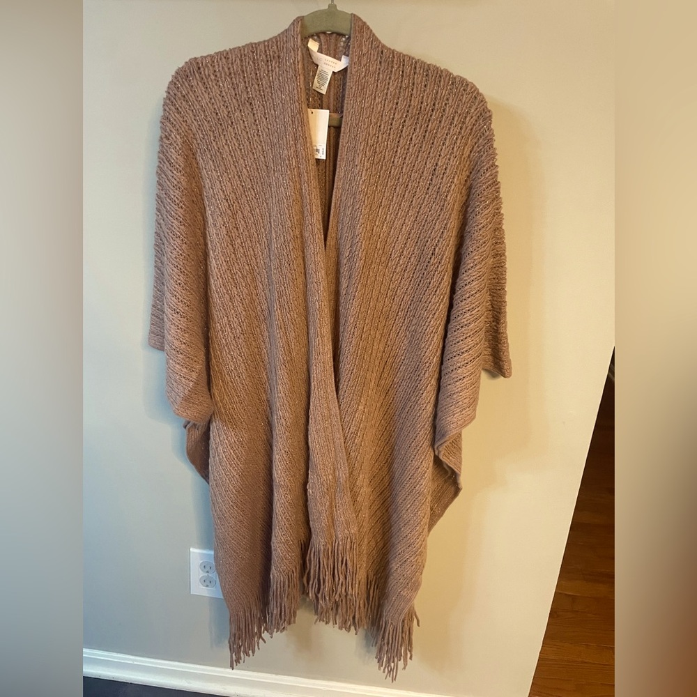 Metallic mauve Lauren Conrad poncho, soft chunky material! NWT, one size